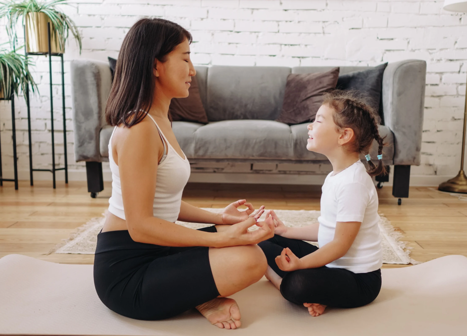 Yoga bei Kindern mit Neurodermitis: Mehr Wohlbefinden im Alltag