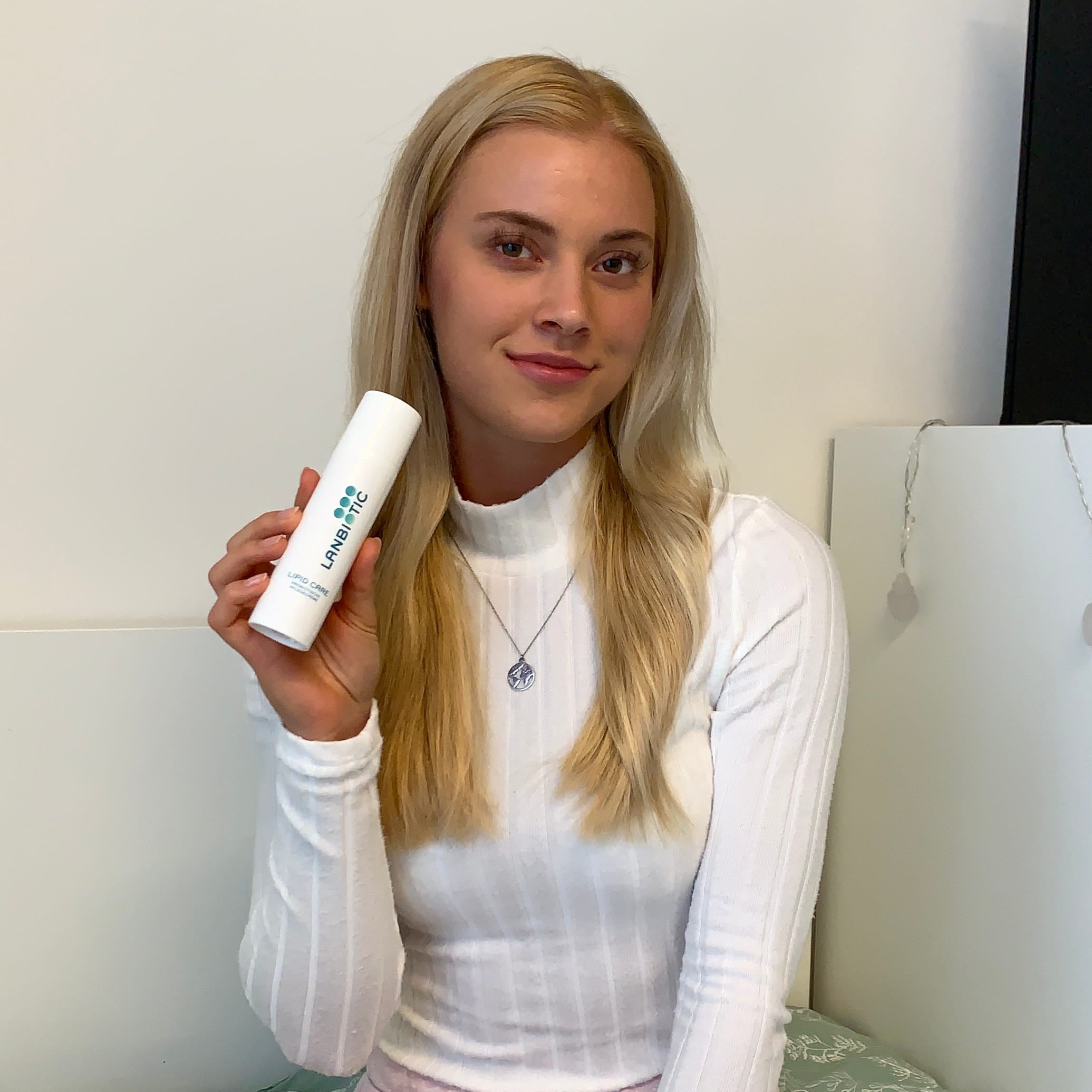 Laden Sie das Video: UGC Video von Jesane